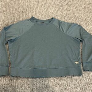 Vuori Women's Blue Crewneck Sweatshirt